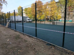 Забор на спортивную площадку 40 метров фото в Жуковском